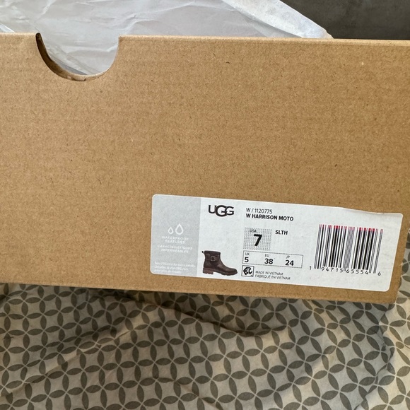 UGG Harrison Boot SIZE 7 - Picture 4 of 4